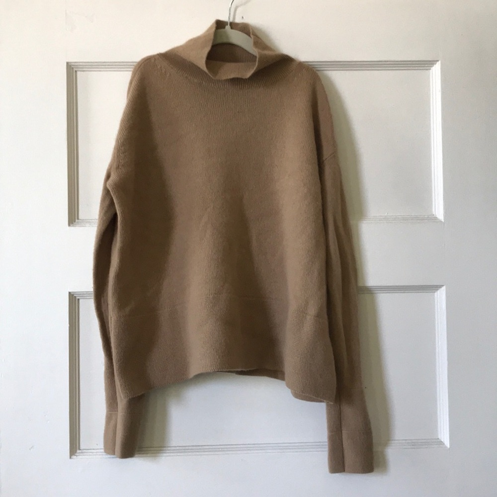 Everlane Square Cashmere Turtleneck Sweater